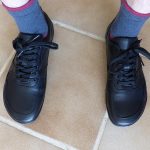Photo des chaussures minimalistes en cuir Dionysus ANGLES portées