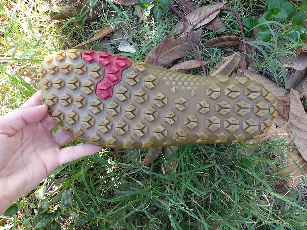 Photo de la semelle extérieure et des crampons de la Tracker Leather AT II 